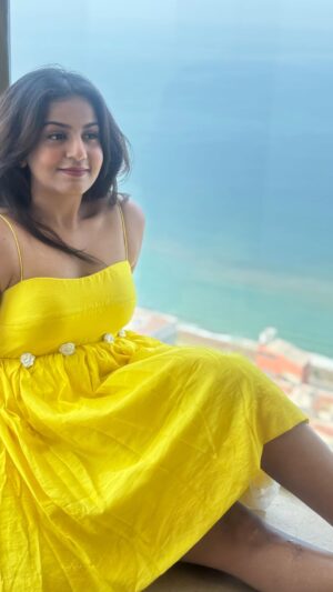 Namratha Gowda Instagram - GRWM in Srilanka. 🔆

Dress by: @laelegance_official
