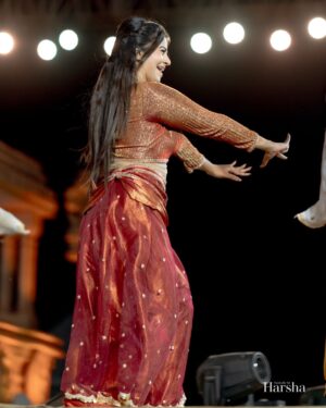 Namratha Gowda Instagram - Take more chances,
Dance more dances. 💃
#hampiutsava2025 
Shot by: @sriharshaphotography 
Makeup: @makeupblooms_by_ashwinii 
Hair: @hairblooms_by_ashwini