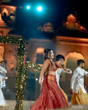 Namratha Gowda Instagram - Take more chances,
Dance more dances. 💃
#hampiutsava2025 
Shot by: @sriharshaphotography 
Makeup: @makeupblooms_by_ashwinii 
Hair: @hairblooms_by_ashwini