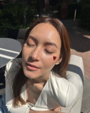 Namthip Jongrachatawiboon Instagram - 🌻🌻🌻🌻🌻