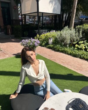 Namthip Jongrachatawiboon Instagram - 🌻🌻🌻🌻🌻