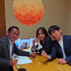 Nanase Aikawa Instagram - 先日、駒澤大学大八木総監督と國學院大學前田監督とご飯に行ってきました😊

駅伝トーク炸裂🏃🏃‍♀️🏃‍♂️
出雲、伊勢、箱根と三大駅伝を思い出しながら噛み締める🥹

お2人に共通してるのは熱血and声がデカい！😂
互いの陸上愛が店内に響き渡った
楽しい会でした❣️❣️

ありがとうございました😊
#駒澤大学
#國學院大學
#駅伝
