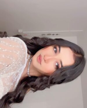 Nancy Roy Instagram - 🦢🌸✨………….some of my fvrt’s…♥️