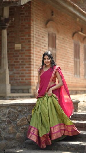 Nandhithaa Instagram - கண்மணி… anbodu kadhalan ? 

#saree #traditionals #desi #photoshoot