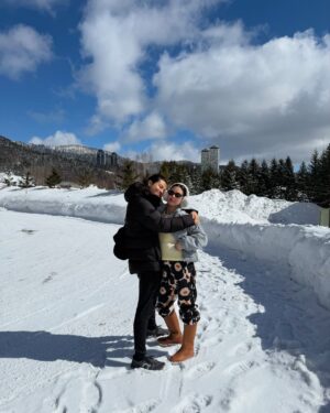 Naomi Yeo Instagram - First time ever in Hokkaido & it’s true what they say … the snow here hits different *ೃ༄🎐❄️🏂🌨️🏔️☃️⋆ ˚｡♡ 

Would you eat ice cream in the freezing cold? 🥶