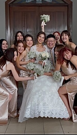 Natalia Ng Instagram - Meet my bridesmaids from Animal Planet 🪐 
🦖🦓🐆🐪🦒🦘🐄🐖🐏🦮

#bridesmaids #bride #weddingreels #funnyreels