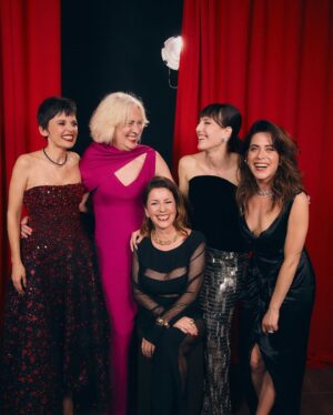 Natalia de Molina Instagram - @elenaanayaoficial, @marialeonbarrios, @susi_sanchez_abellan, @nataliademolina y @eva.llorach #Goya2025

Fotografía: @carlosvillarejo
Asistente fotografía: @cescorodriguez @maitanehuidobro
Producción: @jnjulianavarro @sunseasands.agency 
Agradecimientos: @innovafoto @maxima_led