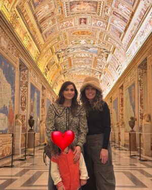 Natalie Imbruglia Instagram - What a treat it was to visit Rome the year I turn 50 and connect with my roots… here are some snaps from our visit… including a private tour of the Vatican Library and dinner with la familia…  Stefano and Romana 💜💜💜 THANK YOU my dear friend @diegobuongiorno for hosting us and to all at @bvlgarihotelroma especially @v_falcone for going above and beyond to make our stay so magical! @tarasmithofficial  we spent more time in the spa than outside 😆💚🙏🏽… I’m so proud of my Italian heritage.. it’s where my fire and passion comes from… a big part of  my creativity! 🇮🇹🍕❤️