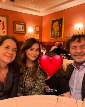 Natalie Imbruglia Instagram - What a treat it was to visit Rome the year I turn 50 and connect with my roots… here are some snaps from our visit… including a private tour of the Vatican Library and dinner with la familia…  Stefano and Romana 💜💜💜 THANK YOU my dear friend @diegobuongiorno for hosting us and to all at @bvlgarihotelroma especially @v_falcone for going above and beyond to make our stay so magical! @tarasmithofficial  we spent more time in the spa than outside 😆💚🙏🏽… I’m so proud of my Italian heritage.. it’s where my fire and passion comes from… a big part of  my creativity! 🇮🇹🍕❤️