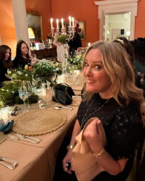 Natalie Imbruglia Instagram - What a magical 50th Birthday and the celebrations have only just begun!! 💃🏽🪩
Thanks for all the love I’ve received from friends and family… and my IG fam!!

Thank you Fi  for hosting the most beautiful girls dinner..!! So much love in the room and I’ve never seen the dining room look so stunning!!! 

Thank you @sashabarrie for mine and Fi’s headpieces … OBSESSED!! and thanks for going all out girls!!!! And big thank you to @bashbites for my deliciously gorgeous cake!! 
 Better get ready for tonight’s shin dig.. it’s gonna be a fun week!!
#50andfeelingfabulous #1975