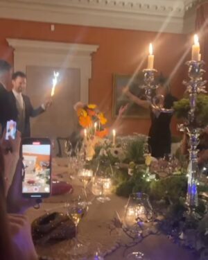 Natalie Imbruglia Instagram - What a magical 50th Birthday and the celebrations have only just begun!! 💃🏽🪩
Thanks for all the love I’ve received from friends and family… and my IG fam!!

Thank you Fi  for hosting the most beautiful girls dinner..!! So much love in the room and I’ve never seen the dining room look so stunning!!! 

Thank you @sashabarrie for mine and Fi’s headpieces … OBSESSED!! and thanks for going all out girls!!!! And big thank you to @bashbites for my deliciously gorgeous cake!! 
 Better get ready for tonight’s shin dig.. it’s gonna be a fun week!!
#50andfeelingfabulous #1975