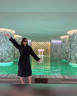 Natalie Imbruglia Instagram - What a treat it was to visit Rome the year I turn 50 and connect with my roots… here are some snaps from our visit… including a private tour of the Vatican Library and dinner with la familia…  Stefano and Romana 💜💜💜 THANK YOU my dear friend @diegobuongiorno for hosting us and to all at @bvlgarihotelroma especially @v_falcone for going above and beyond to make our stay so magical! @tarasmithofficial  we spent more time in the spa than outside 😆💚🙏🏽… I’m so proud of my Italian heritage.. it’s where my fire and passion comes from… a big part of  my creativity! 🇮🇹🍕❤️