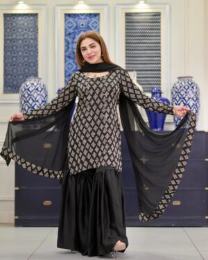 Natasha Ali Instagram - @goodmorningpakistan wardrobe by @laceforgrace photography by @aleybhaidani @arydigital.tv #lovemywork #loveuall #sherninatasha