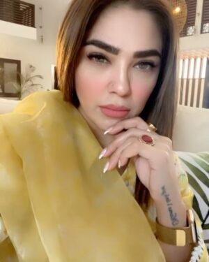 Natasha Ali Instagram - #newday #newproject #lovemywork #loveisintheair @mikaalzulfiqar beautiful wardrobe by @sidrat_couture ❤️