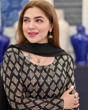 Natasha Ali Instagram - @goodmorningpakistan wardrobe by @laceforgrace photography by @aleybhaidani @arydigital.tv #lovemywork #loveuall #sherninatasha