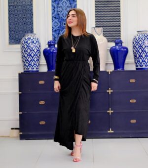 Natasha Ali Instagram - #stylelover  #blacklover #workaholic #lovefriends #lovemywork #sherni photography by @aleybhaidani @maryamnoorofficial @ayazsamoo @alisikanderofficial ❤️💃