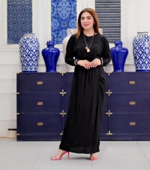 Natasha Ali Instagram - #stylelover  #blacklover #workaholic #lovefriends #lovemywork #sherni photography by @aleybhaidani @maryamnoorofficial @ayazsamoo @alisikanderofficial ❤️💃