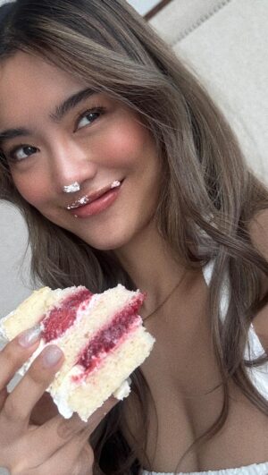 Nattasha Bunprachom Instagram - Birthday calories don't count
ขอบคุณสำหรับทุกๆ คำอวยพรนะคะ Many happy returns to you