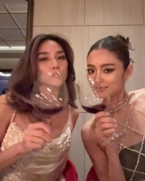 Nattasha Bunprachom Instagram - 💃🏻 girls' night 💃🏻 with
 #LYNBlackCarpet #LYN #LYNaccs