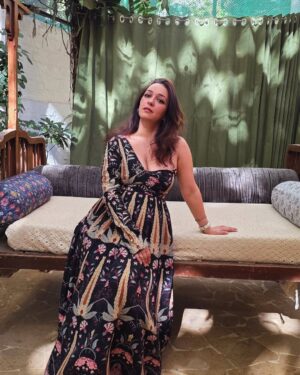 Nauheed Cyrusi Instagram - Dont walk..RUN to the PS Carnival...Vintage Garden Bandra all weekend⭐️💫🥰 @payalsinghal You're a STAR!!!
#bandra #payalsinghal #indianwear #indianoutfit #lehengalove #weddingseason #indiangirls #love #fyp #explore #explorepage