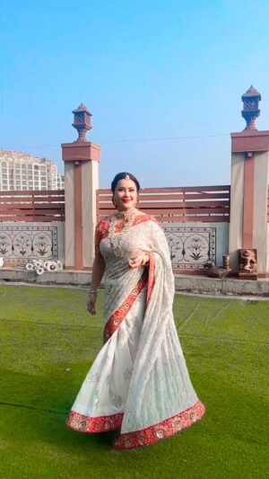 Nausheen Ali Sardar Instagram - #vibe