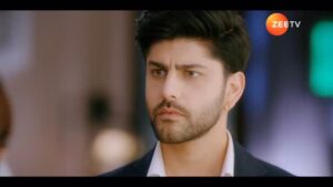 Nausheen Ali Sardar Instagram - Kya ad shoot waali shaadi ka sach laayega Maa-bete ke rishtey mein daraar? Dekhiye #Vasudha, har roz, raat 10:00 baje, sirf #ZeeTV par.

#DailyPromo
@nausheenalisardar 
@iampriyathakurr 
@abhishekly