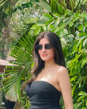 Navika Kotia Instagram - Capital City 🇮🇳

Also my cousin will kill me if I didnt give her credits this time 🤣 @_.prishajain._