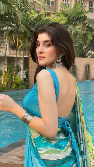 Navika Kotia Instagram - Kasam se tauba ho gayi 🩵
Saree by @navyasabyliva