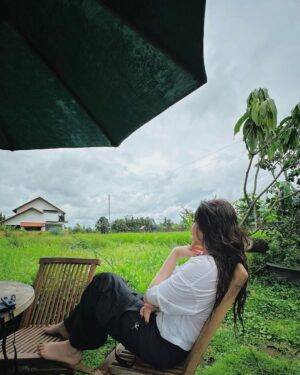 Nawal Saeed Instagram - Suffice 👣