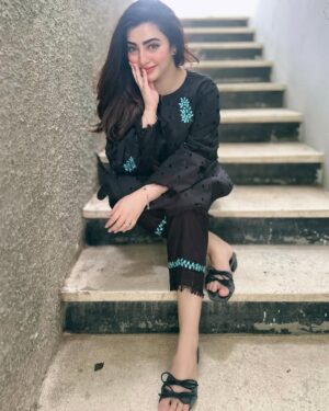 Nawal Saeed Instagram - Bliss 🪽

Love @fourandcostore x
Shoes @shopelegancia