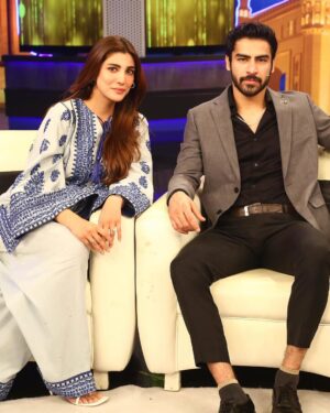 Nazish Jahangir Instagram - 3 day are left 🕥
“PoppayKiWedding” 🎥

@jugnulahore @hussainrehar.official 
@sucselofficial @prbyamina
@sarah.ka.sara 

@harisbilalchaudhry 
@starstruckfilms 
@ammarlasani 
@khushhalk 
@kanzaziaa 
@stylebykiranraza 
#nazishjahangir #movie #tiktok #cinema  #poppaykiwedding #khushal