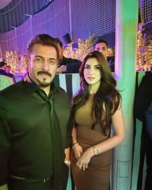 Nazish Jahangir Instagram - ✨ salu bhai moment 🤓

#nazishjahangir #salmankhan #lollywood #bollywood #justlikethat