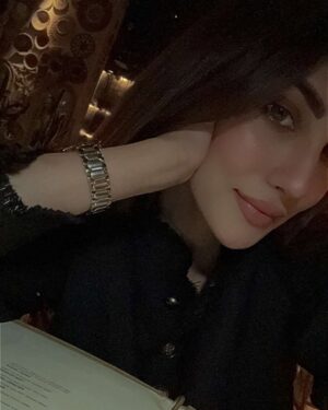 Nazish Jahangir Instagram - Not heartless, just using my HEART less 🖤

#nazishjahangir #black #winter #life #otd