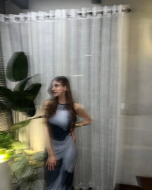 Nazish Jahangir Instagram - 🖤🩶 

@sheinfashion_pk 

#nazishjahangir #glam #lastnight #life