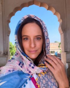Actress Neroli Meadows HD Photos and Wallpapers March 2025