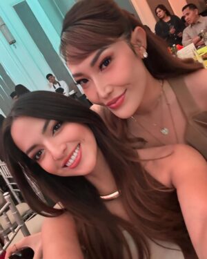 Nia Ramadhani Instagram - Ulang tahunnyaa duo baik hati.. pasangan gengsian tapi saling sayang.. I LOVE YOU BOTH♥️♥️ @raffinagita1717