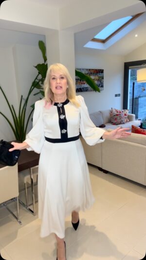 Nicki Chapman Instagram - Chappers Kitchen Catwalk: Aiming for ‘sophisticated glam’ 🤭😉

Smile Totter & Party 

Hair @hairbyninanikol 
Shoes @hobbslondon 
Frock @phaseeight 
Jewellery @accessorize 
Clutch @esskashoes