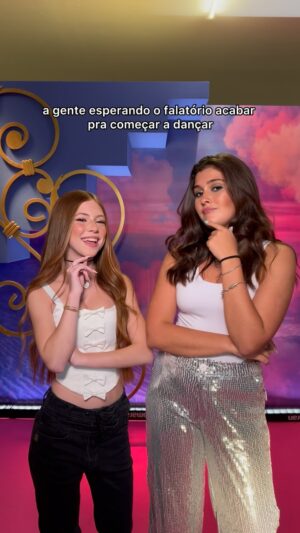 Nicole Orsini Instagram - Desse jeitinho, né, meninas? 🗣️😂 #PartiuXVnoGloob