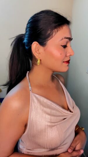 Nidhi Agarwal Instagram - Oh! Thank you. 🎀
…
#trending #trendingreel #makeuptransition #makeupreel #skincare #viralreel #trend #socialketchup #treasuremuse #Jaipur #Jaipurblogger #jaipurinfluencer 😚