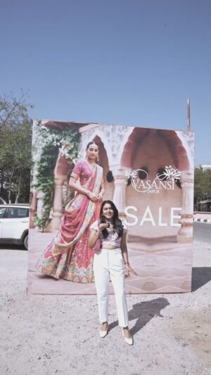 Nidhi Agarwal Instagram - ✨ Up to 70% OFF at @vasansi_jaipur Annual Exhibition✨

Venue- Vasansi Factory, Sitapura, Jaipur
Dates- 20th Feb-2nd March 2025
Timings- 10:30 am - 7:30 Pm

An event you can’t miss!! 😚

#VasansiJaipur #FestiveFashion #LuxuryForLess #JaipurShopping #EthnicWear #WardrobeGoals #Jaipur