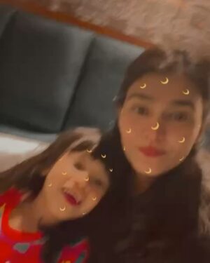 Nidhi Agarwal Instagram - Welcome 2025 ❤️🌟
The people matter to me the most are in this post, PS I Love you all! 😘🌟
…
#Happynewyear 🔥