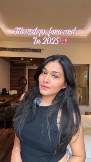 Nidhi Agarwal Instagram - 5 things I’m doing to make my 2025 better ✨
- Romanticising my life
-Making Boundaries 
-Consistent for my routine 
-Surrounding myself with good energy
-Practicing gratitude daily 

…
#selfgrowth #2025 #selflove #motivation #vlogs #inspiration #affirmations #vlogthatmakesyoubetter #fivestepforward 

[ Motivational vlogs, better , 2025, vlog that makes you better, learn, self love, self growth ]