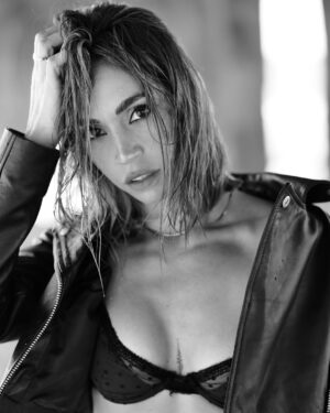 Nihan Gur Instagram - T I M E L E S S 📸 w/ @leica_camera
