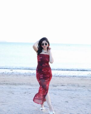 Niharika Chouksey Instagram - 🌊♥️

#niharikachouksey #swipe