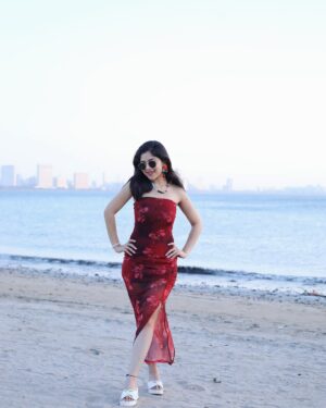 Niharika Chouksey Instagram - 🌊♥️

#niharikachouksey #swipe