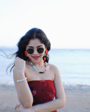 Niharika Chouksey Instagram - 🌊♥️

#niharikachouksey #swipe