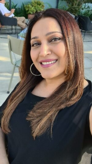 Niki Aneja Walia Instagram - Oh my darlings,
it's true.
Beautiful things
have dents
and scratches too. #beyoutiful 

#weekend #summer #keepsmiling  #nikianejawalia #nikiwalia #reelitfeelit #love #grateful #life
