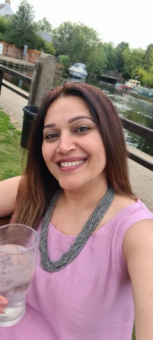 Niki Aneja Walia Instagram - This is literally my reaction to any curve ball life throws at me #breathe #smile #hydrate ☺️

P.S. Also my reaction to Any BS that is given to me 😊 

#calm #nikiwalia #nikianejawalia #reelsinstagram #reelitfeelit #love #zen #evolve #grateful #life #iykyk