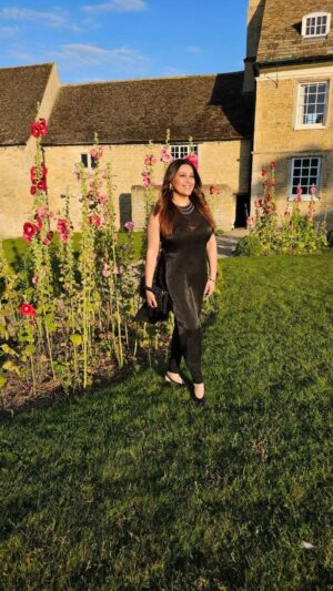 Niki Aneja Walia Instagram - बेबाक  बेफ़िक्र .... that's me ☺️

#nikiwalia #nikiwalia #nikianejawalia #love #reelitfeelit #instagood #photography #summer #authentic #smileshine #sunshine #naturelovers #beautiful