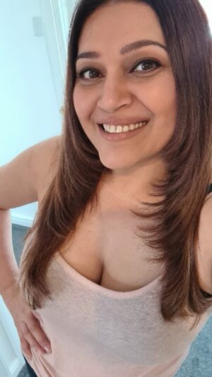 Niki Aneja Walia Instagram - Luckily I Don't need to leave my house for that 💗I got the love of my life right here @its.me_sonny
 ❤️

#reelitfeelit #reelsinstagram #nikianeja #nikiwalia #nikianejawalia #actor #blessed #loved #abundance
